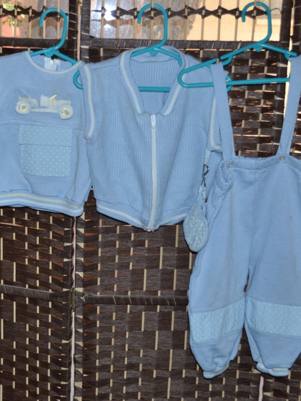 Carriage Boutique three-piece set. 18 months. Timeless.